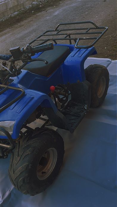 Vendo uma moto 4 125cc