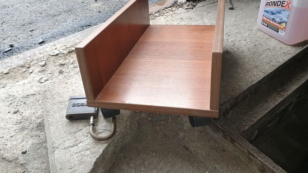 Підставка для системного блока на колесах