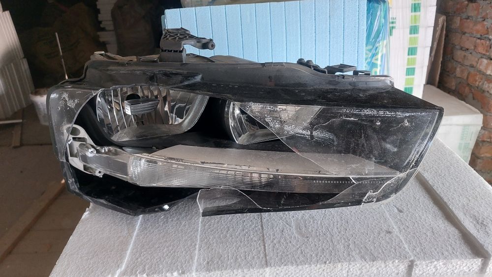 Фара Audi A4B8 2013