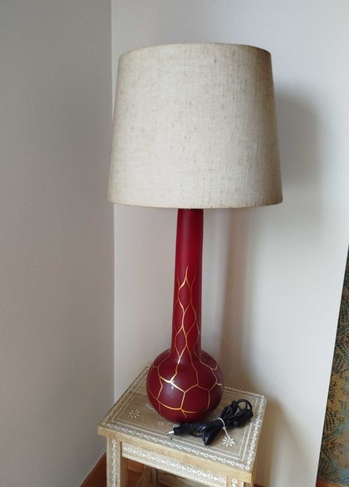 Belíssimo Candeeiro de Mesa, base em vidro