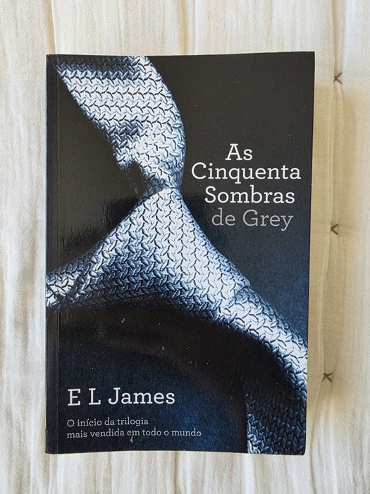 Livro "As Cinquenta Sombras de Grey" de E. L. James (romance)