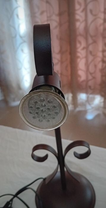 2 candeeiros Led foco