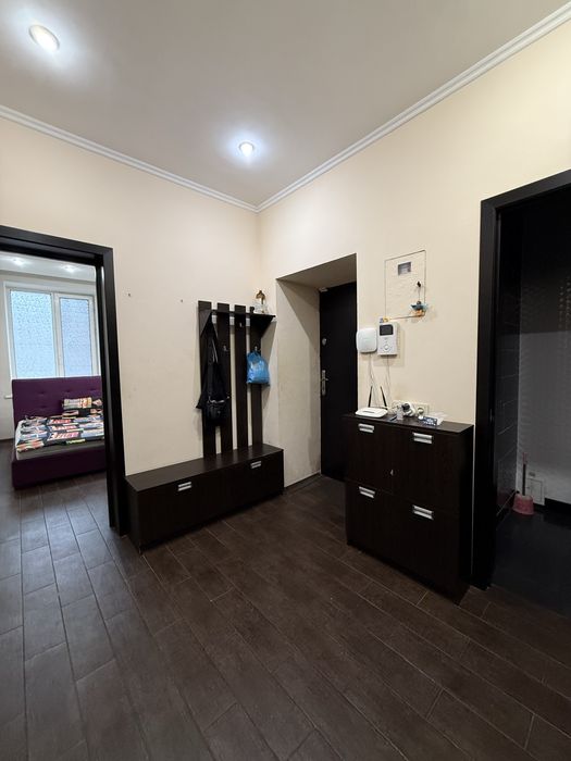 Продам 3-х кімнатну центр