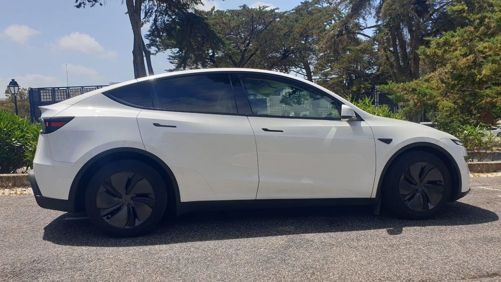 Tesla Model Y Long Range Tração Integral Premium