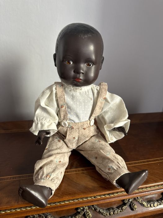 Stara lalka kolekcjonerska