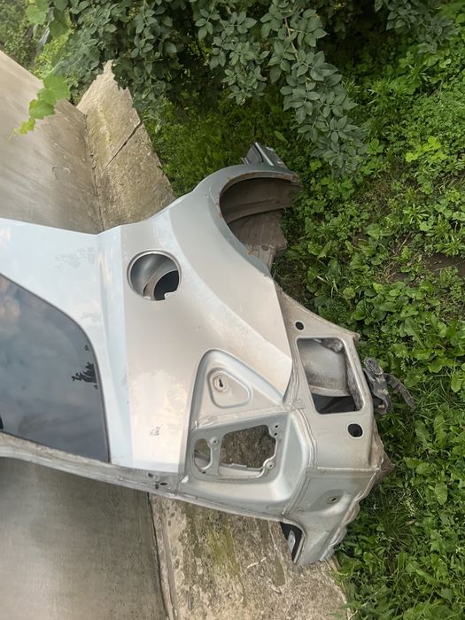 Задние крыло четверть мерседес мл 164 mercedes ml350 w164