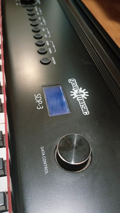 SDP-3 STAGE PIANO Gear4music + Stand