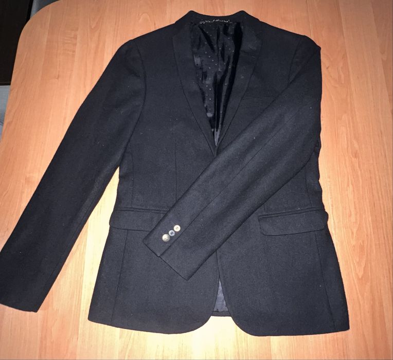 Жіночий чорний класичний піджак