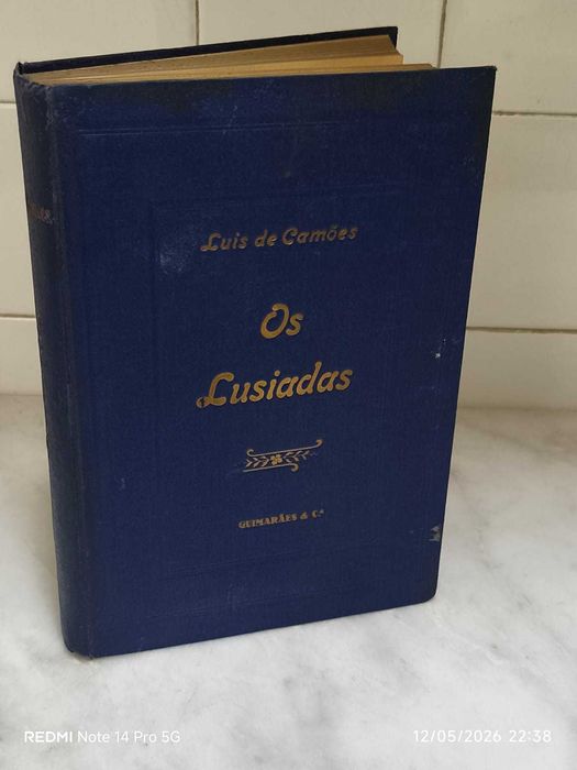 Livro Antigo "Os Lusíadas" - Capa Dura - Editora Guimarães (COMO NOVO)