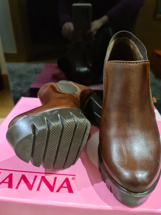 Botins Gianna castanhos T.35