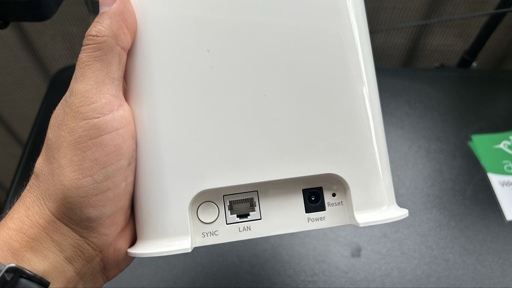 Arlo Ultra VMC5040 + stacja VMB5000 + akcesoria – zestaw monitoringu