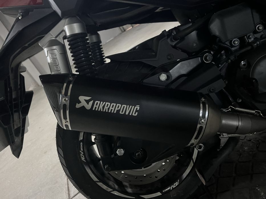 Honda ADV 350.