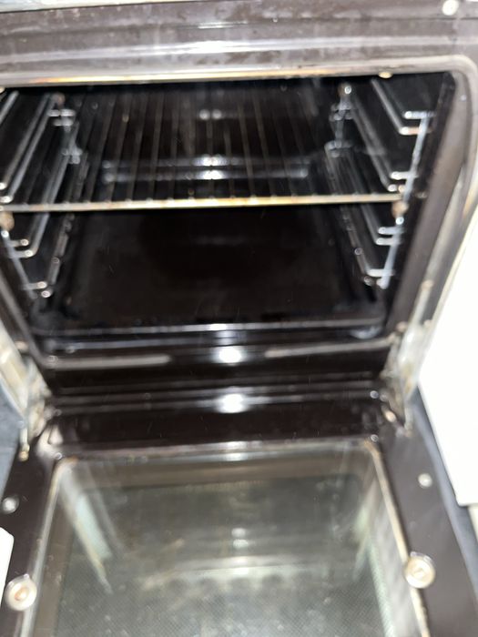 Газова плита Delonghi