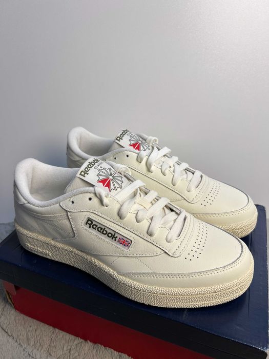 Buty damskie białe skórzane trampki Reebok Club C 85, rozmiar 38,5