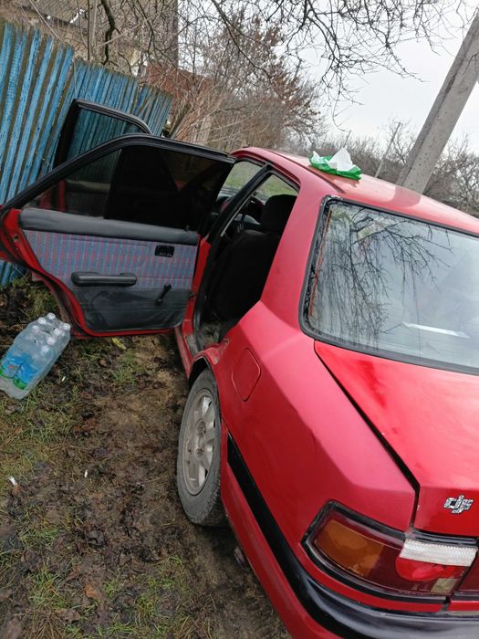 Продам мазду 323 в гарному стани