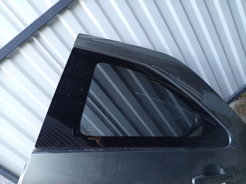 Szyba drzwi tylna lewa toyota Aygo X