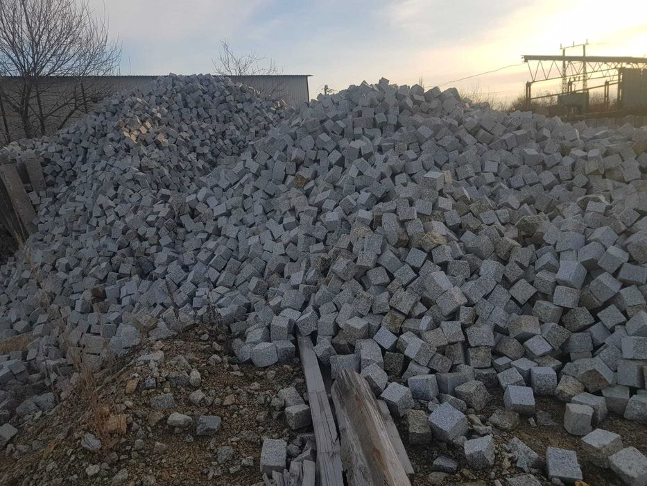 Kostka granitowa ofisowa 8/11