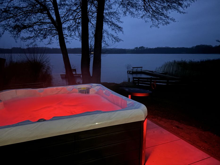 Domek nad jeziorem Gil , Mazury ,  Jacuzzi
