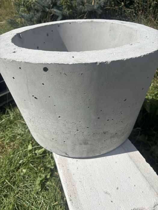 Recznie wykonane solidne donice-imitacja deski betonowej