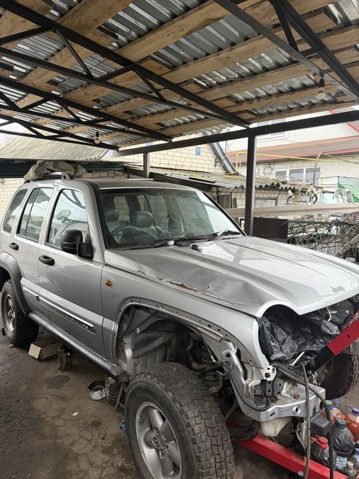 Продам по запчастинам Jeep Cherokee