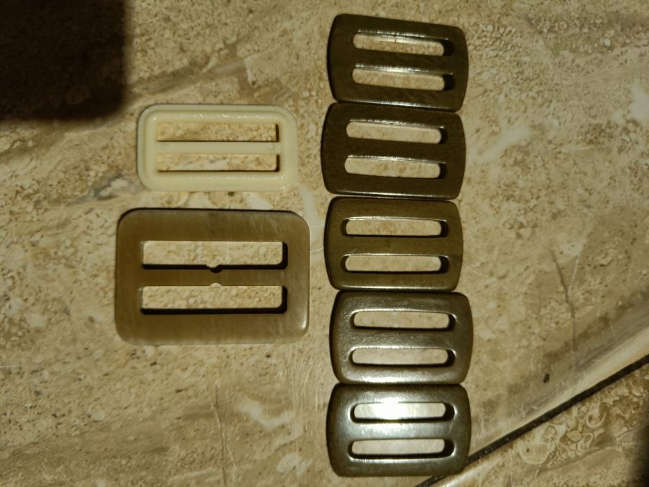 Klamry regulujące do pasków, zestaw.