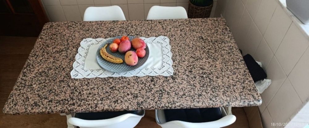 Tampo mesa de cozinha em pedra mármore 1,40 x 0.80
*Apenas o tampo