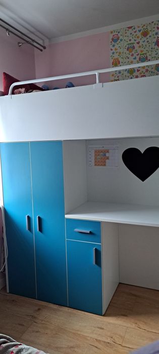 Łóżko piętrowe z biurkiem