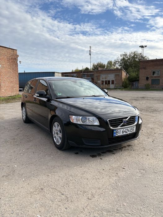 Продаж Volvo v50