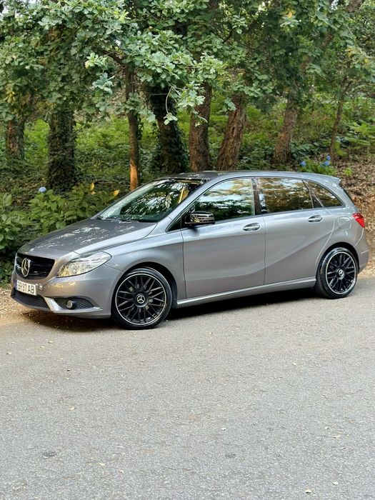 MERCEDES B180d Automático