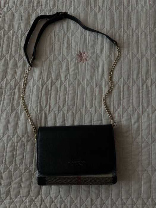 Сумка burberry.