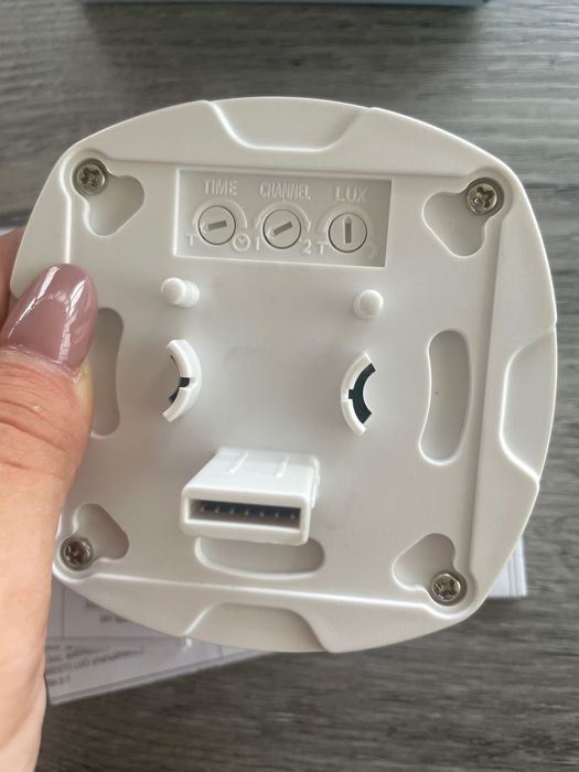 Sensor de presença e movimento - Perry Electric