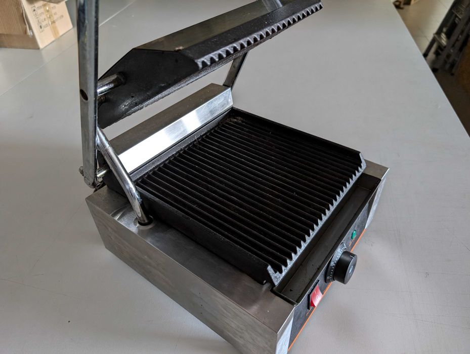 Grelhador de Contacto FY811