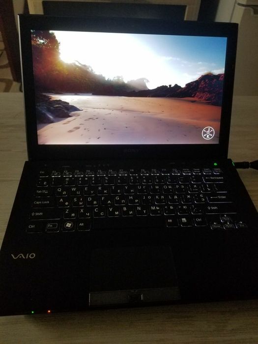 Надійний ультрабук Sony з двома АКБ для цінителів якості та потужності