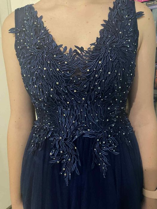 Sprzedam piękną sukienkę rozm. 40