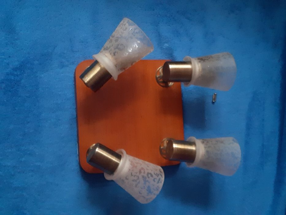 Sprzedam żyrandol 4 ramienny