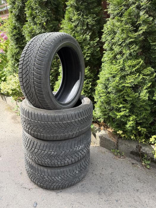 Шини зимові Goodyear 225/45/17 Ultra Grip Performance+