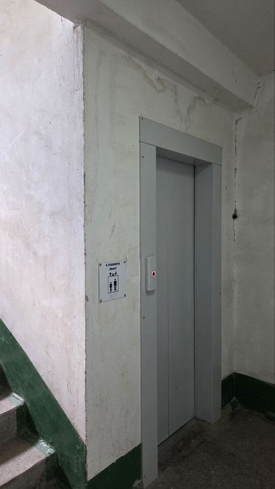 2 комн бульвар Вечерний,  рядом Метро, Фоззи, АТБ, станция метро