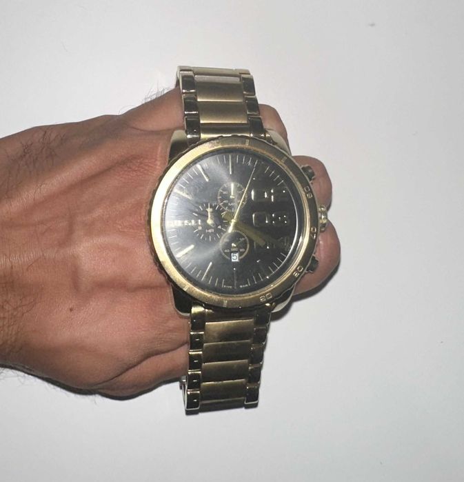 Relógio DIESEL Homem (Aço Inoxidável - Dourado c/ fundo preto)