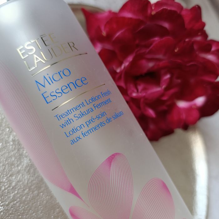 Estee Lauder Micro Essence Sakura