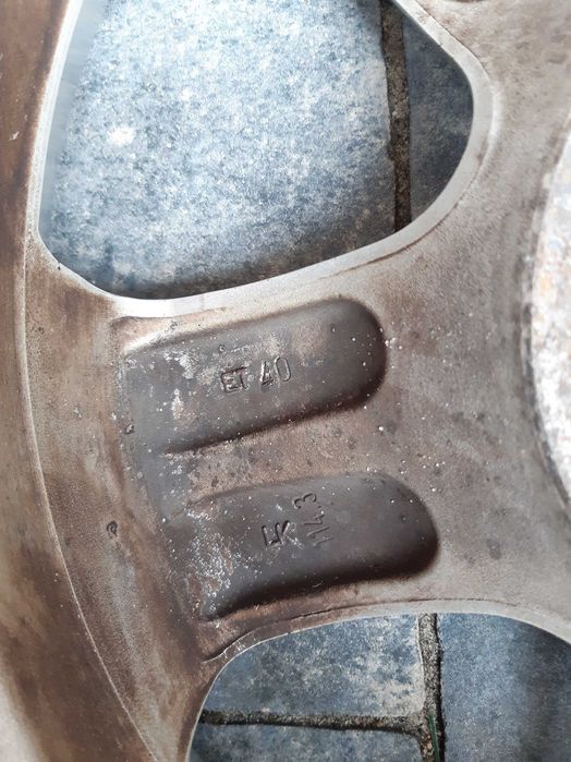 Felgi aluminiowe z oponami