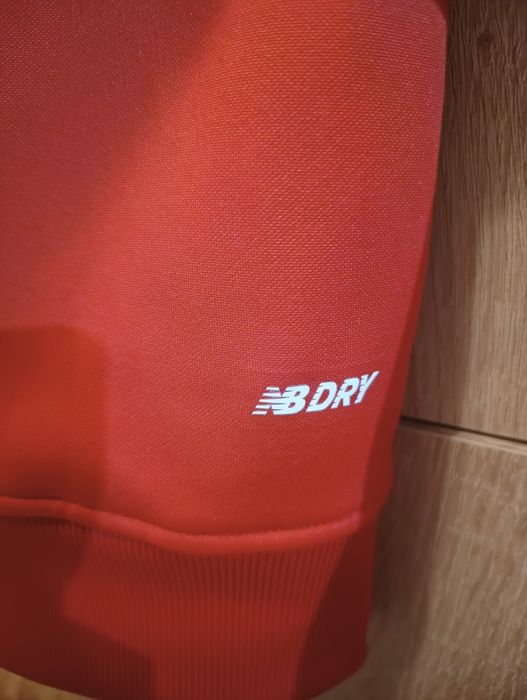 Męska czerwona bluza sportowa piłkarska New Balance rozmiar S