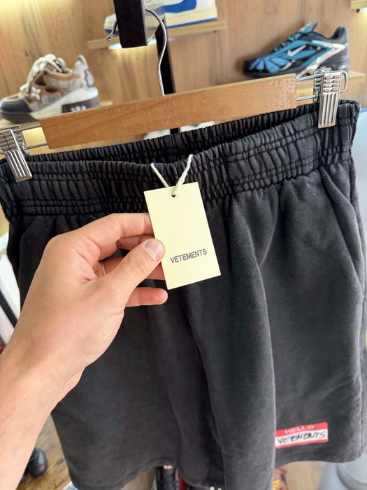 Шорти Оверсайз VETEMENTS “My Name Is” Faded Black / Red