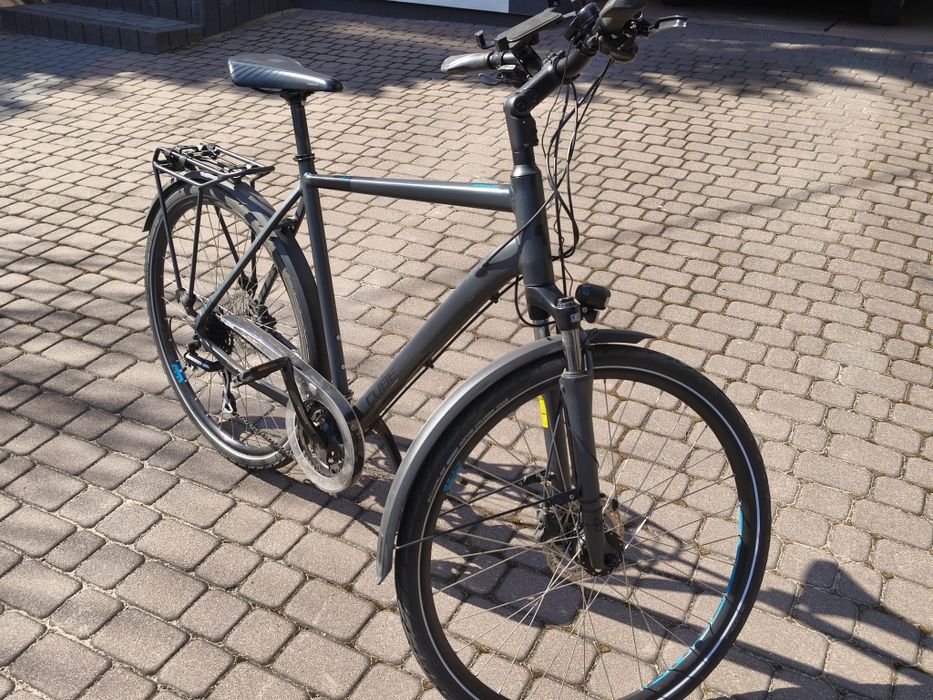 Rower trekingowy cube touring  on1
