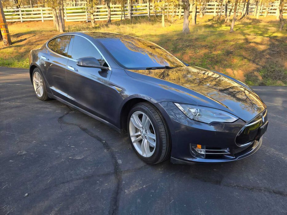 Tesla Model S 60      2014