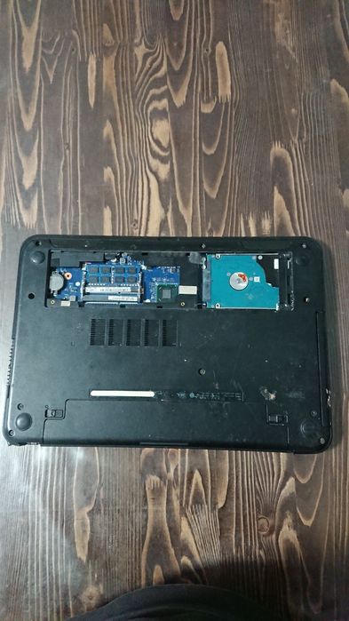 НОУТБУК DELL Inspiron 3521 на запчастини или под востановление