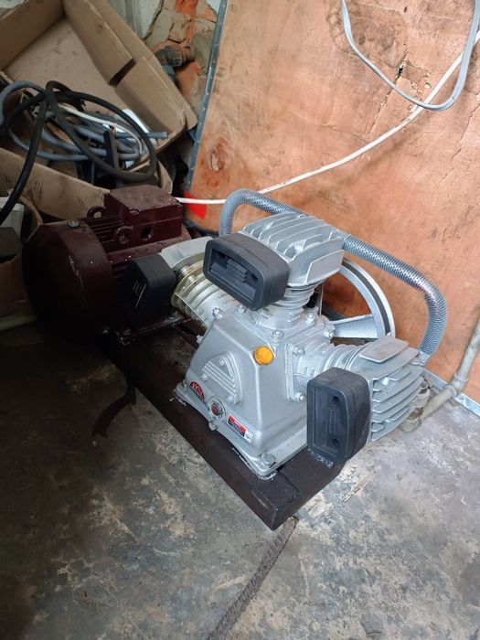 Компресор трьохпоршневий 500л