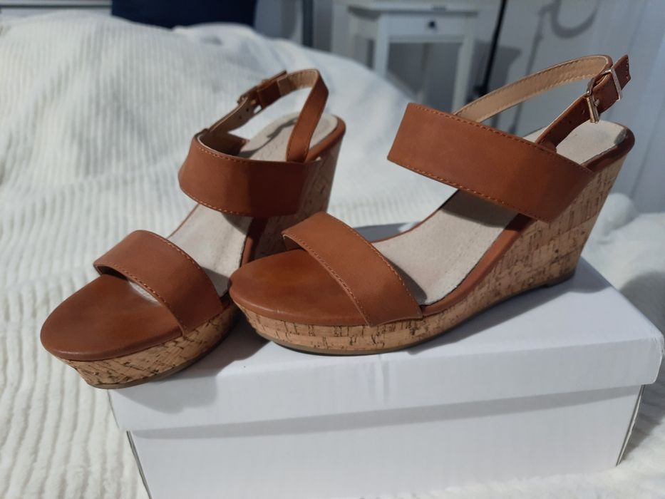 Sandały espadryle Quiosque na platformie na koturnie