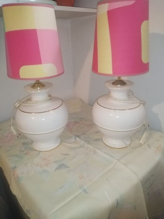 Two used bedroom lamps in good condition, priced at 20 euros 7