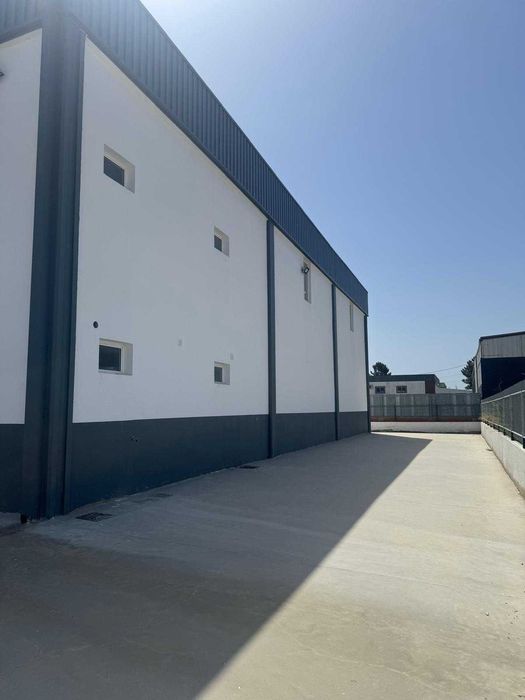 **Pavilhão Industrial para Arrendamento | Zona Industrial Vale do Alecrim – Palmela**