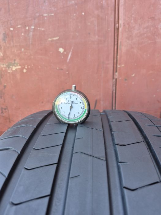 275/35/21 R21 Pirelli P Zero PZ4 літо 2 шт ціна за 1 шт